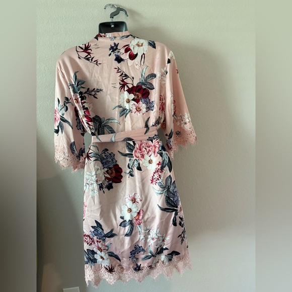 Silky Kimono Robe bundle - Picture 3 of 10